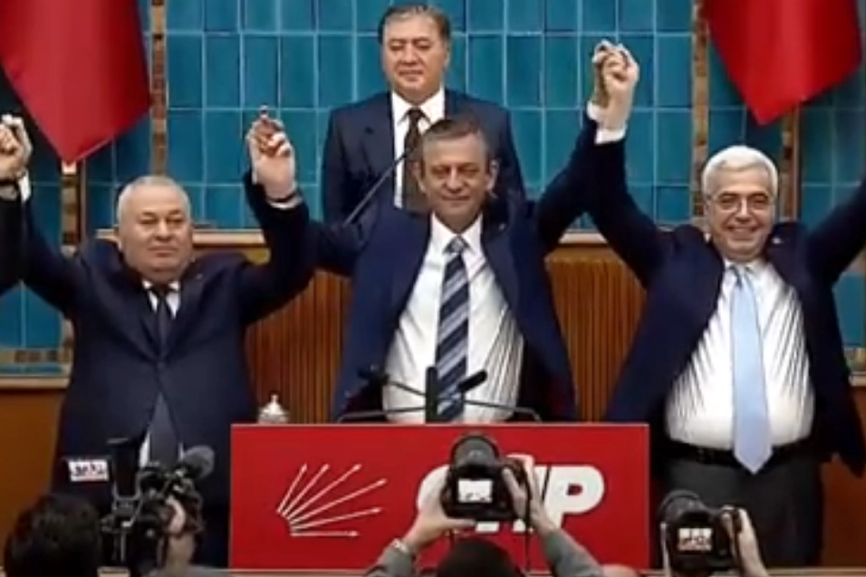 DEMOKRAT PARTİDEN CHP'YE KATILDILAR