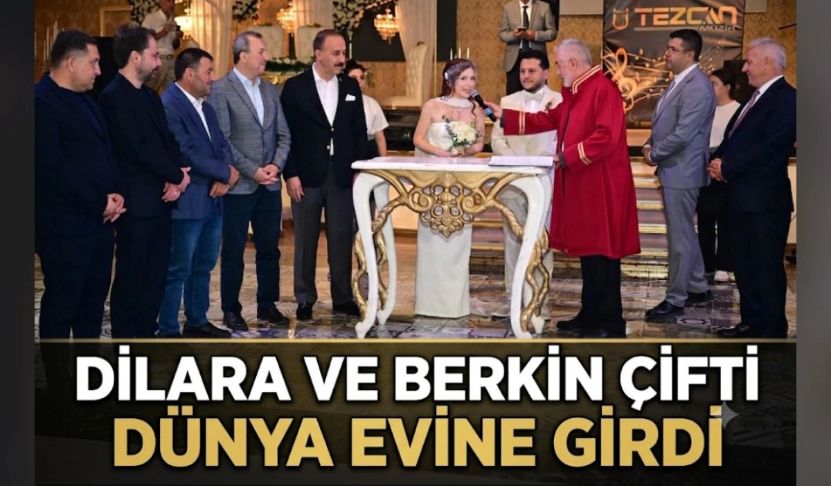 Dilara ve Berkin &Ccedil;ifti D&uuml;nya Evine Girdi